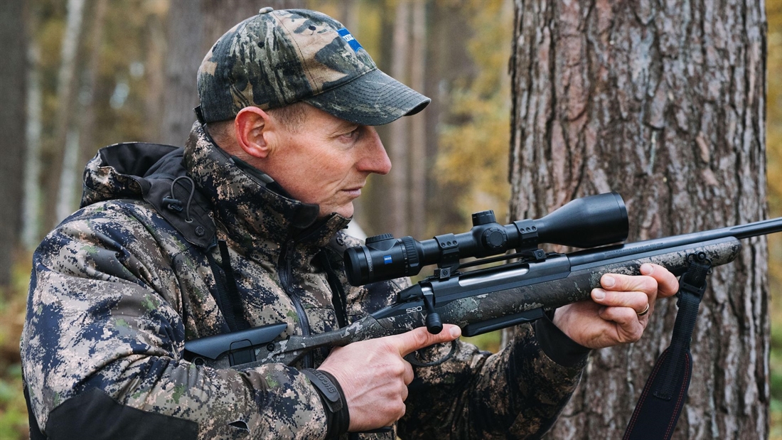 Shooting equipment guide: how a ZEISS V8 riflescope can enhance your hunting experience