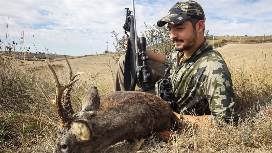 Pedro Ampuero hunts roe deer &#8211; Spain