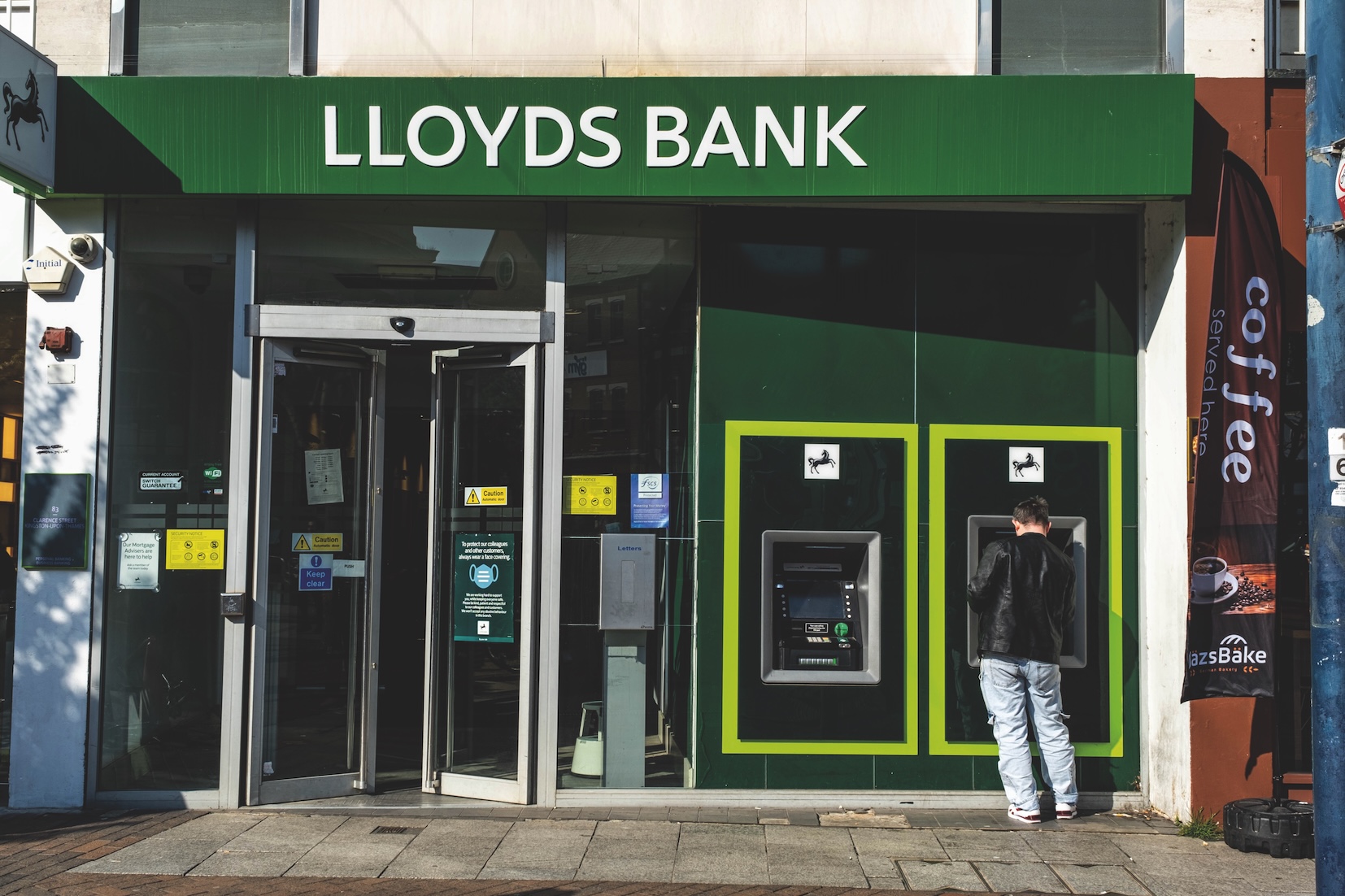 Lloyds Bank freezes shooter’s accounts over rifle payment