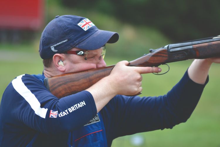 Arran Eccleston shooting Skeet